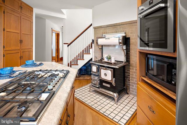 102 DUKE OF GLOUCESTER ST, Annapolis, MD 21401