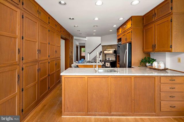 102 DUKE OF GLOUCESTER ST, Annapolis, MD 21401