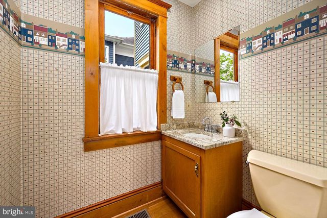 102 DUKE OF GLOUCESTER ST, Annapolis, MD 21401