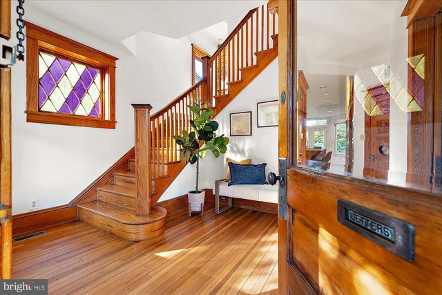 102 DUKE OF GLOUCESTER ST, Annapolis, MD 21401