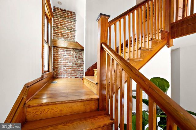 102 DUKE OF GLOUCESTER ST, Annapolis, MD 21401