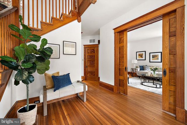 102 DUKE OF GLOUCESTER ST, Annapolis, MD 21401