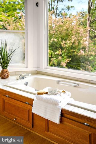 102 DUKE OF GLOUCESTER ST, Annapolis, MD 21401
