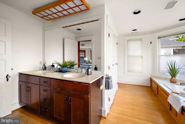 102 DUKE OF GLOUCESTER ST, Annapolis, MD 21401