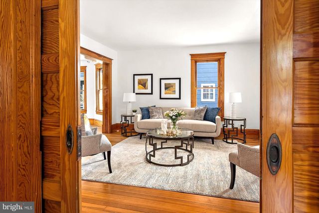 102 DUKE OF GLOUCESTER ST, Annapolis, MD 21401