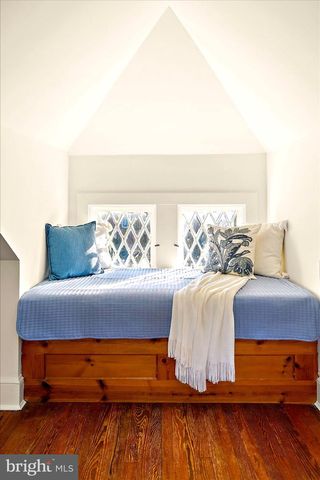 102 DUKE OF GLOUCESTER ST, Annapolis, MD 21401