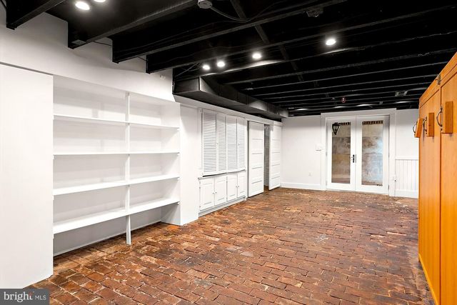 102 DUKE OF GLOUCESTER ST, Annapolis, MD 21401