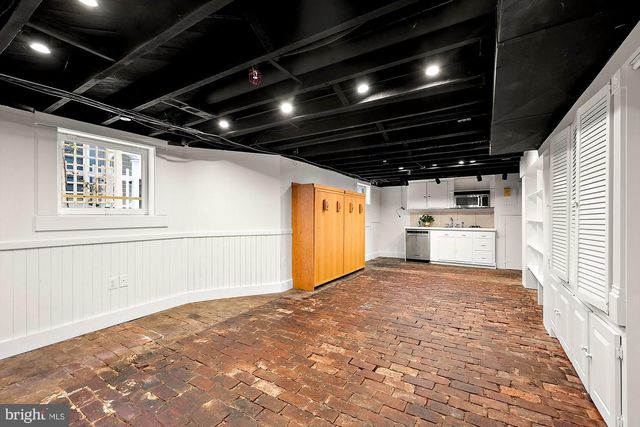 102 DUKE OF GLOUCESTER ST, Annapolis, MD 21401