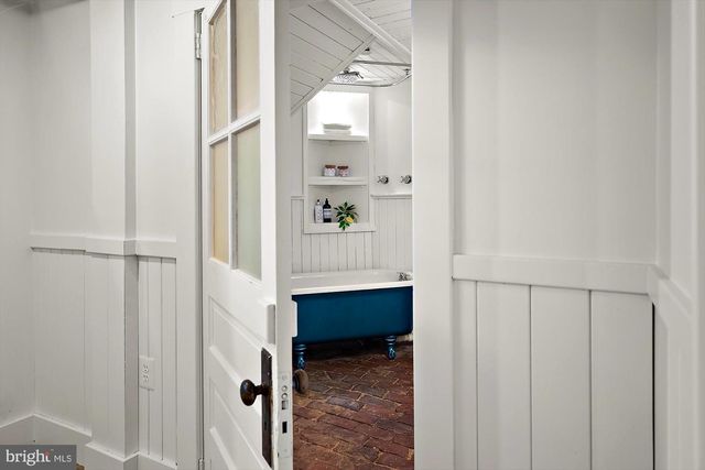 102 DUKE OF GLOUCESTER ST, Annapolis, MD 21401