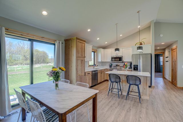 1626 72nd Avenue, Hammond, WI 54015