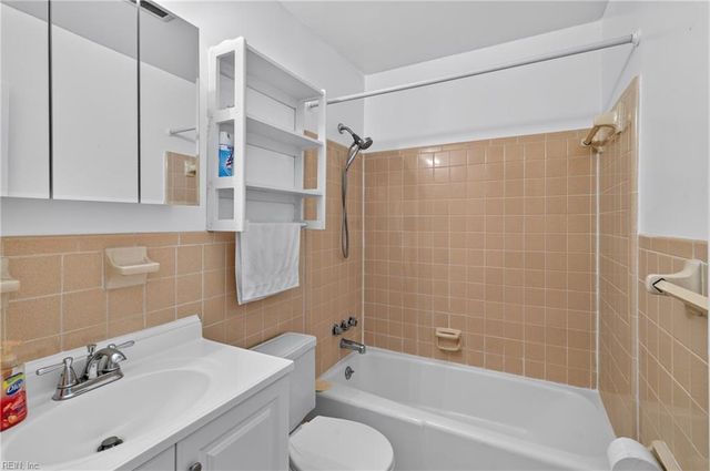 900 E Ocean View Ave Apt 11, Norfolk, VA 23503