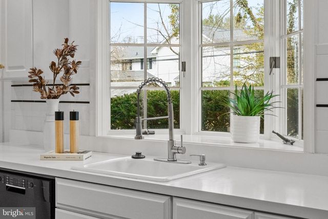 2529 RAVEN RD, Wilmington, DE 19810