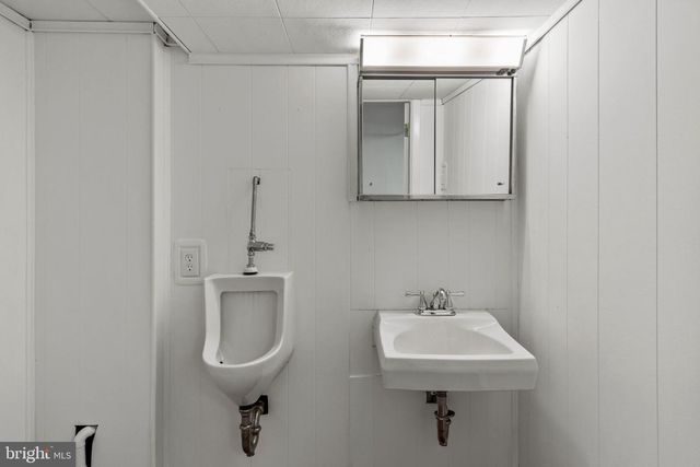 2529 RAVEN RD, Wilmington, DE 19810