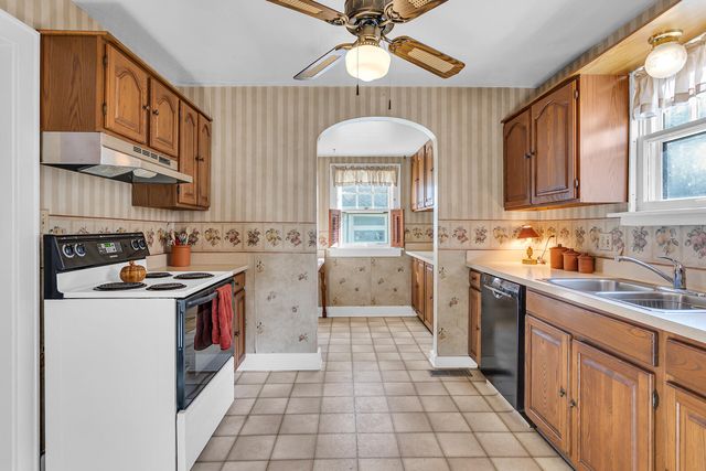 1105 S Webster Street, Jackson, MI 49203