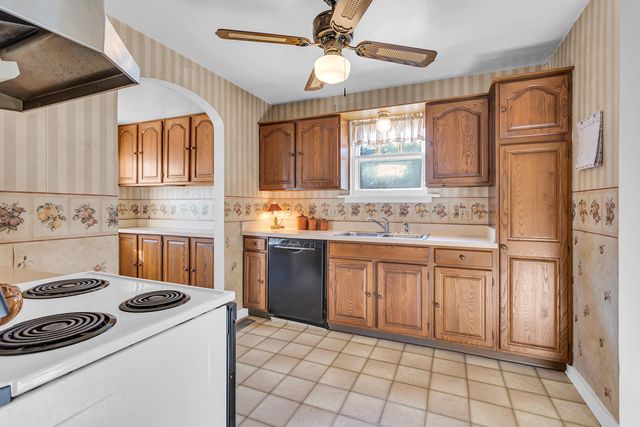 1105 S Webster Street, Jackson, MI 49203