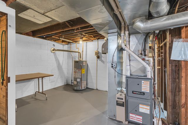 1105 S Webster Street, Jackson, MI 49203