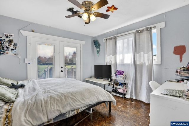 4274 5th St, Hubbard, OR 97032