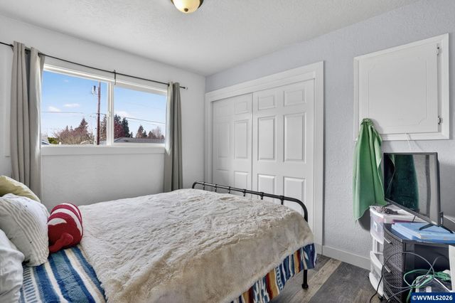 4274 5th St, Hubbard, OR 97032