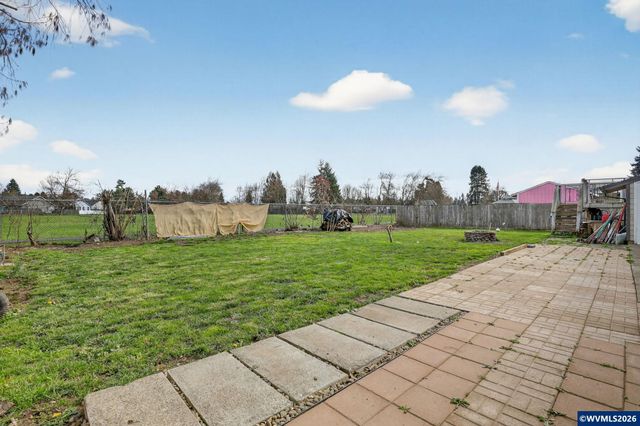 4274 5th St, Hubbard, OR 97032