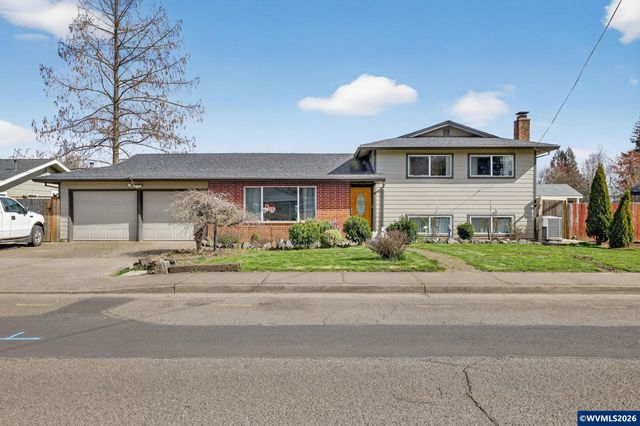 4274 5th St, Hubbard, OR 97032