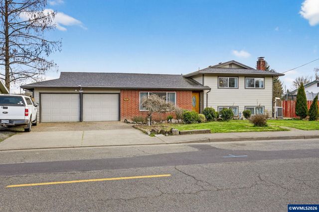 4274 5th St, Hubbard, OR 97032