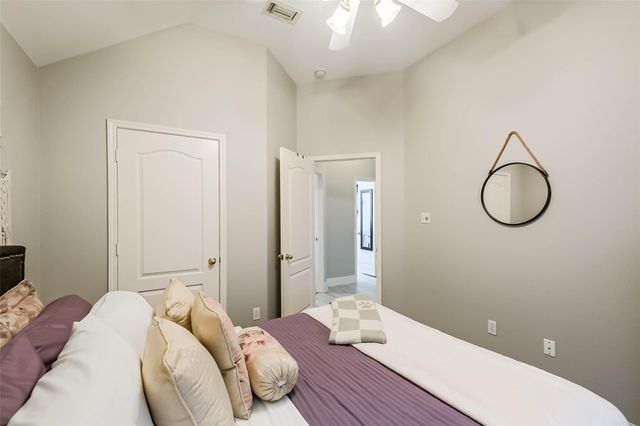 10010 Forest Spring Lane, Pearland, TX 77584