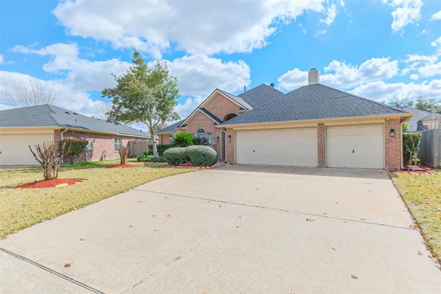 10010 Forest Spring Lane, Pearland, TX 77584