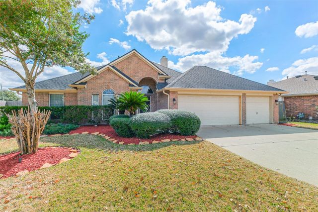 10010 Forest Spring Lane, Pearland, TX 77584