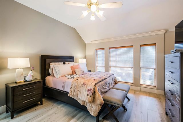 10010 Forest Spring Lane, Pearland, TX 77584