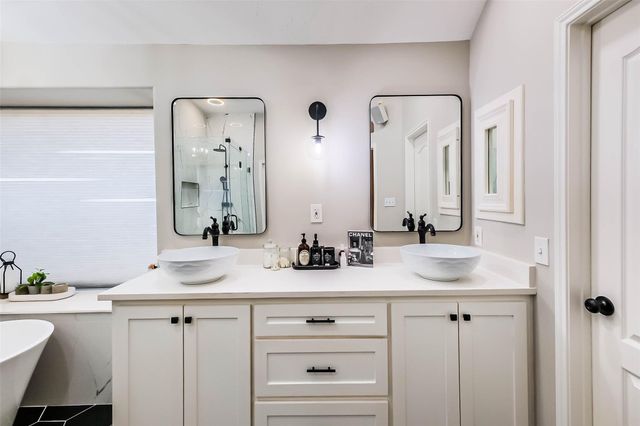 10010 Forest Spring Lane, Pearland, TX 77584