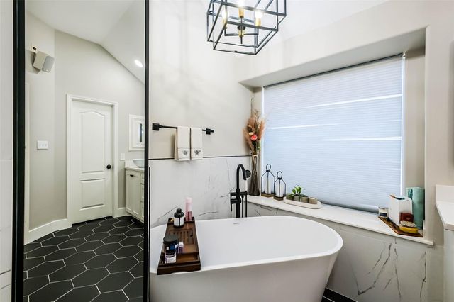 10010 Forest Spring Lane, Pearland, TX 77584