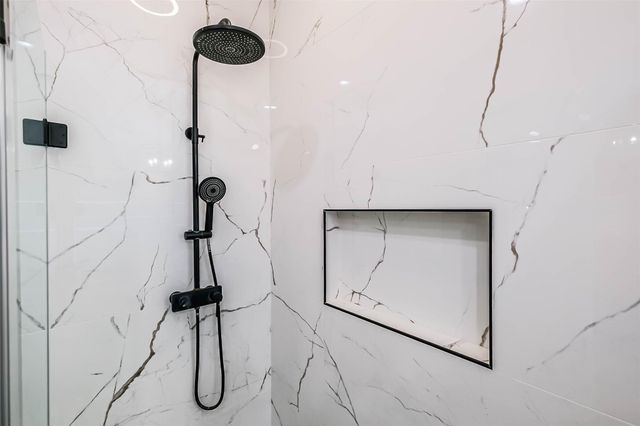 10010 Forest Spring Lane, Pearland, TX 77584