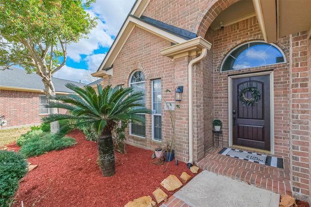 10010 Forest Spring Lane, Pearland, TX 77584