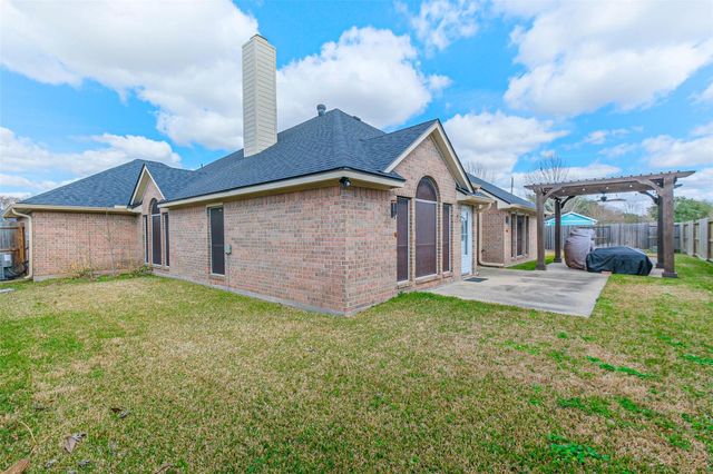 10010 Forest Spring Lane, Pearland, TX 77584