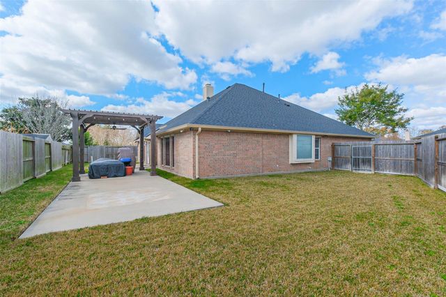 10010 Forest Spring Lane, Pearland, TX 77584