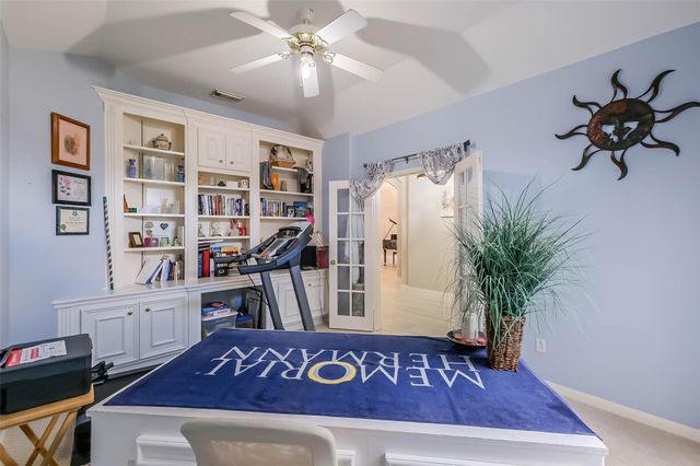 10010 Forest Spring Lane, Pearland, TX 77584