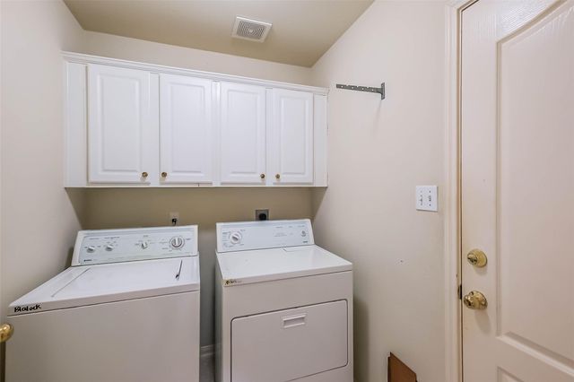 10010 Forest Spring Lane, Pearland, TX 77584