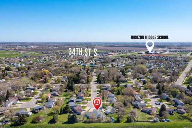 2900 16th Avenue S, Moorhead, MN 56560