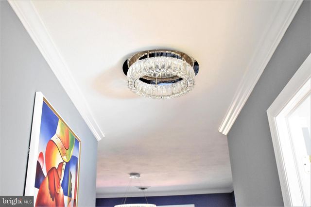 6 MORNINGSIDE DR, Pennington, NJ 08534