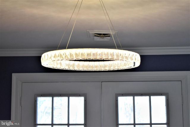 6 MORNINGSIDE DR, Pennington, NJ 08534