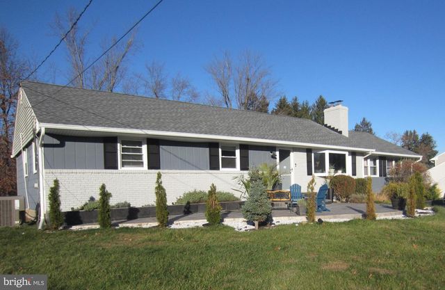 6 MORNINGSIDE DR, Pennington, NJ 08534
