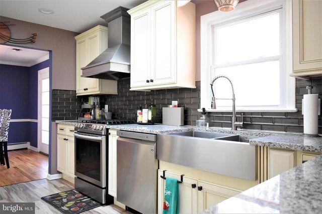 6 MORNINGSIDE DR, Pennington, NJ 08534