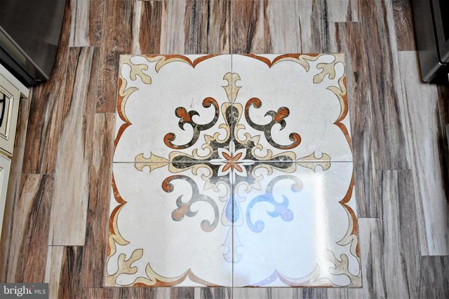 6 MORNINGSIDE DR, Pennington, NJ 08534