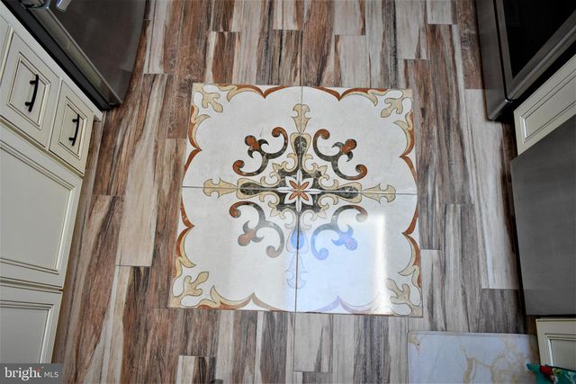 6 MORNINGSIDE DR, Pennington, NJ 08534