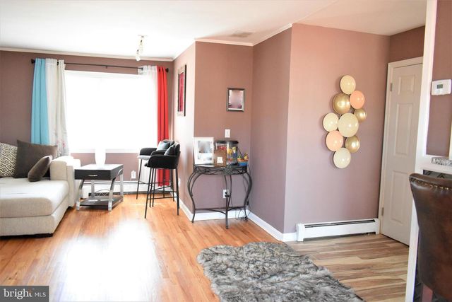 6 MORNINGSIDE DR, Pennington, NJ 08534