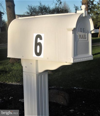 6 MORNINGSIDE DR, Pennington, NJ 08534