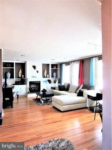 6 MORNINGSIDE DR, Pennington, NJ 08534