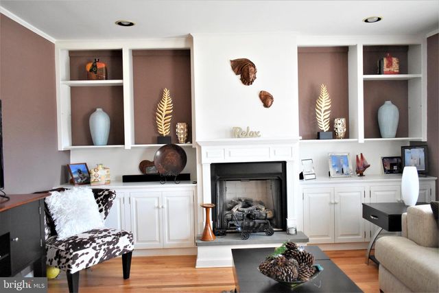 6 MORNINGSIDE DR, Pennington, NJ 08534