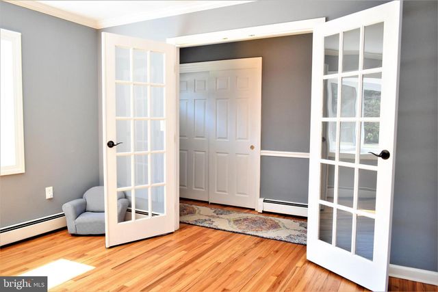 6 MORNINGSIDE DR, Pennington, NJ 08534