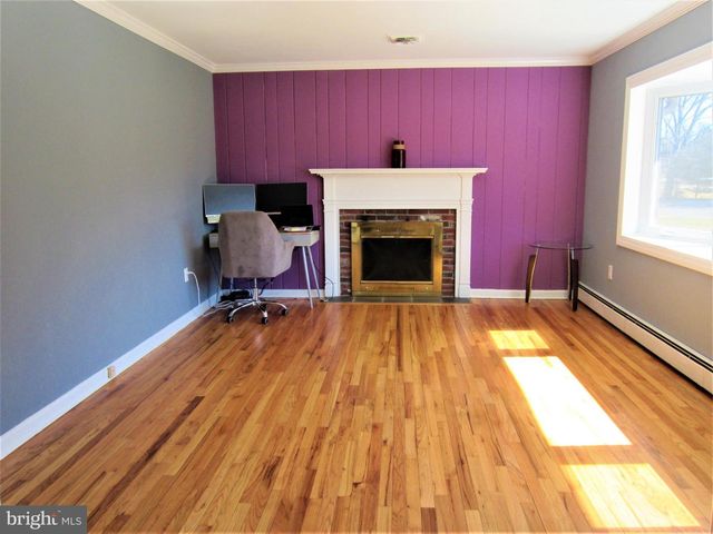 6 MORNINGSIDE DR, Pennington, NJ 08534